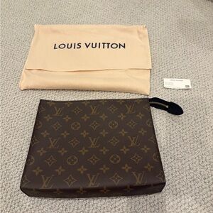 Louis Vuitton poche toilette